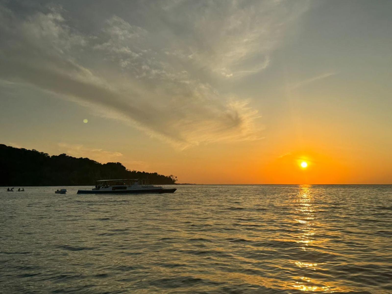 Pirate Drake Beach Hostel & Tour Company Drake Bay Ngoại thất bức ảnh